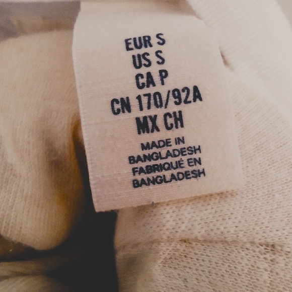 Small H&M Vacation tee - Picture 4 of 4